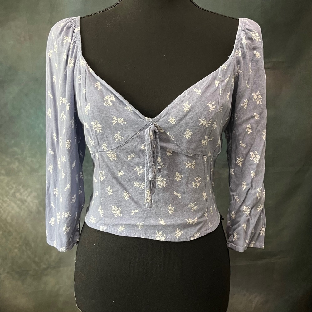 Kendall & Kylie Blue Floral Tie Front Smocked Back Crop Top Size M 101295